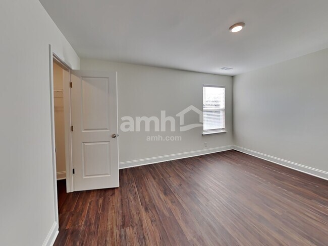 Building Photo - 123 Marin Dr