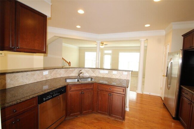 Building Photo - 10752 Camarilla Ct