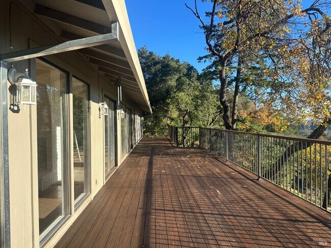 Building Photo - 121 Knoll Pl