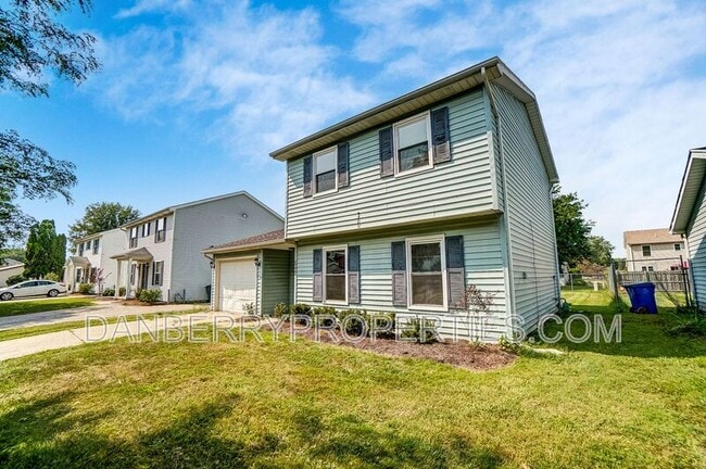 Building Photo - 3608 Willow Run Dr