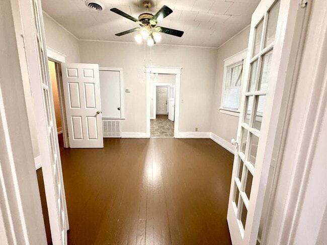 Building Photo - 1501 N Washington St