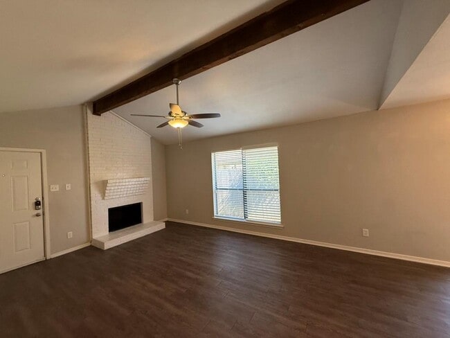 Building Photo - 6711 Duplex