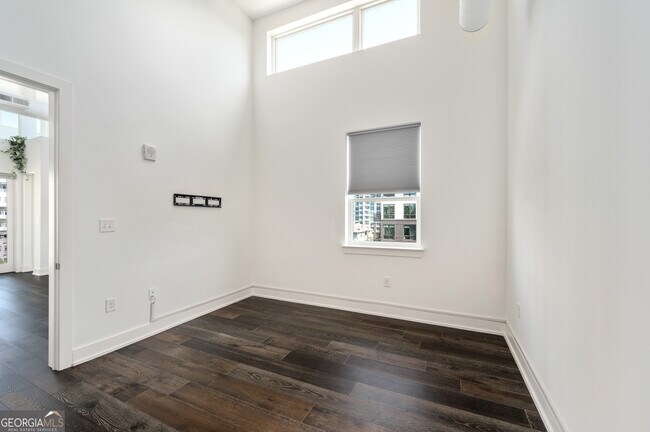 Building Photo - 775 Juniper St NE