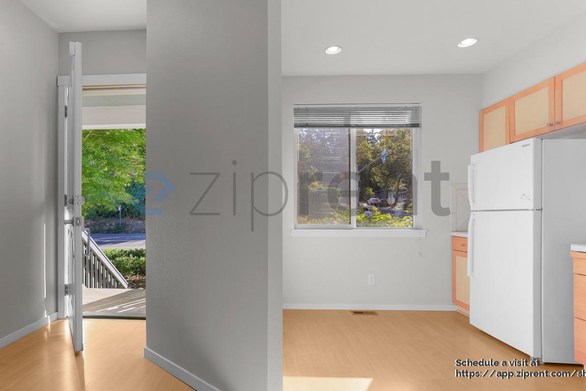 Building Photo - 10813 124th Ave NE