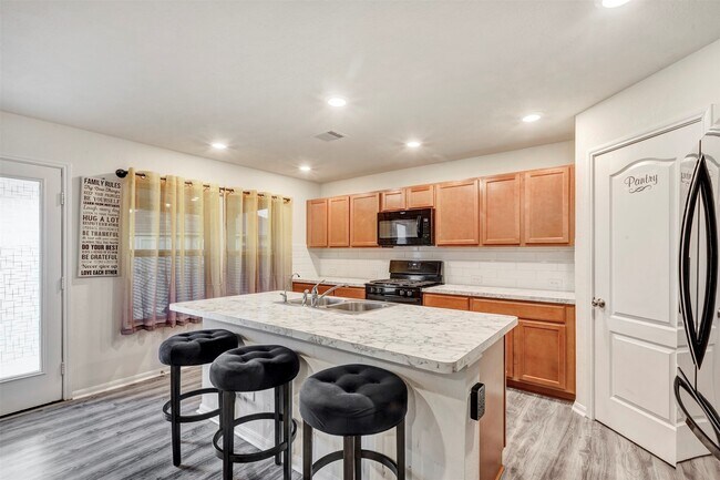 Building Photo - 2542 White Bluff Ln