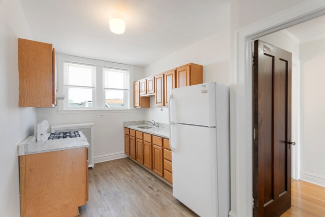 Building Photo - 2352 N Spaulding Ave