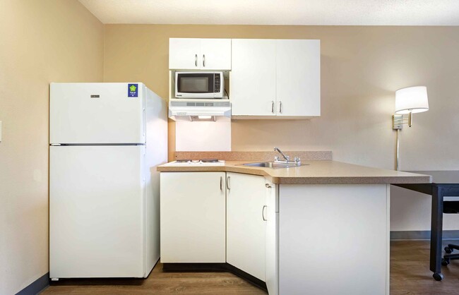 Building Photo - Furnished Studio-Houston - Willowbrook - H...