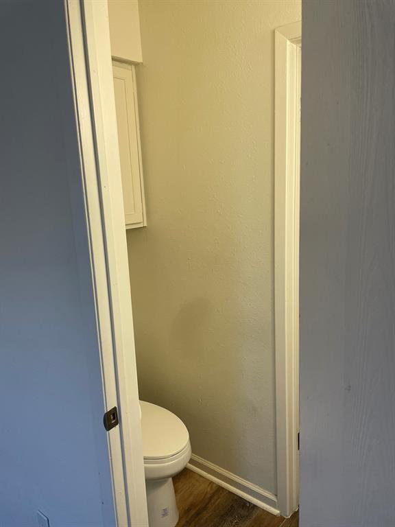 Building Photo - 8801 Pineridge Dr