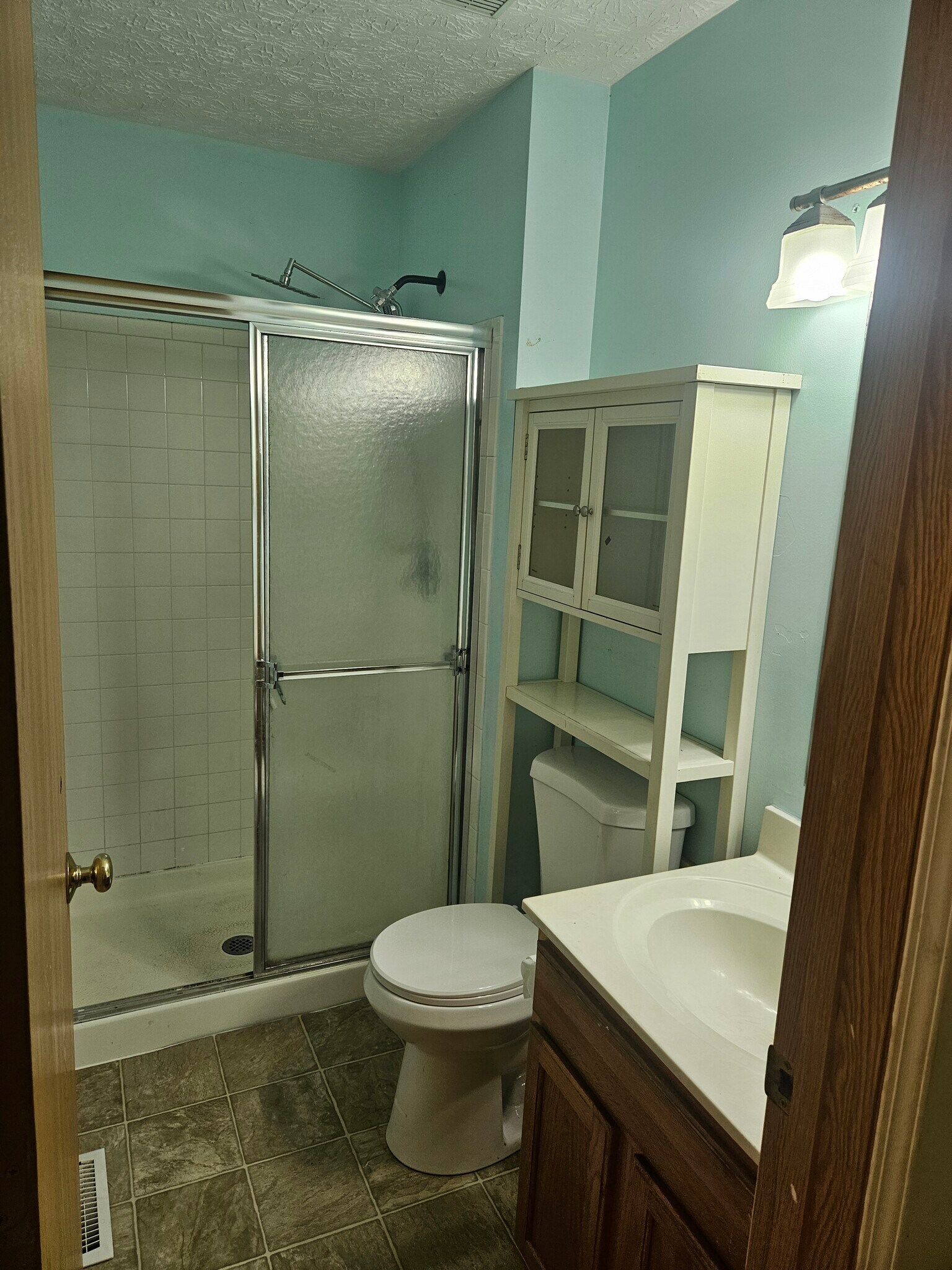 Master bathroom - 1606 Metcalfe Ave