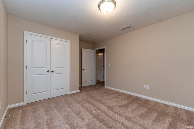 Building Photo - 5621 Camden Dr