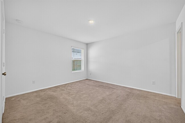 Building Photo - 27130 Breakaway Ln