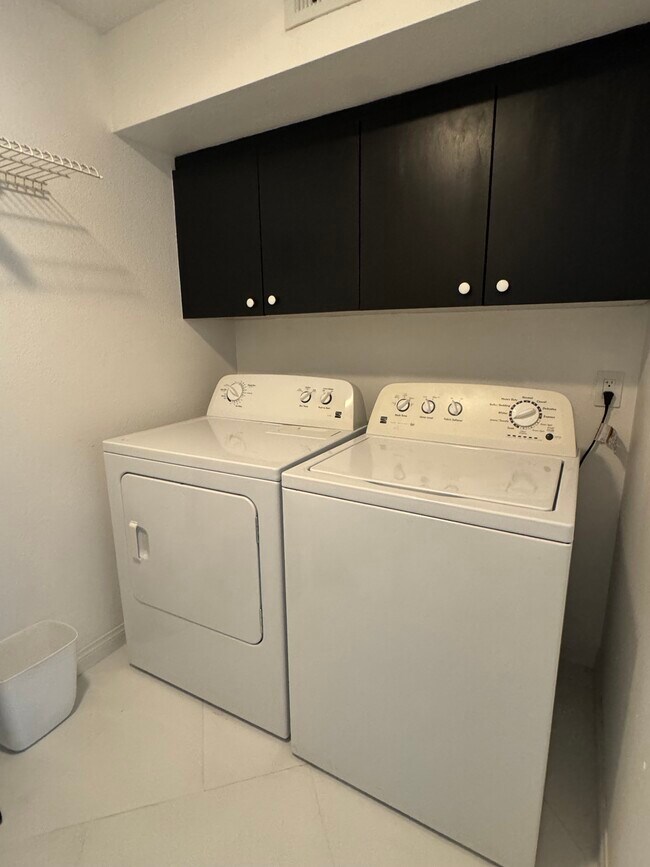 Building Photo - 46558 Arapahoe Cir