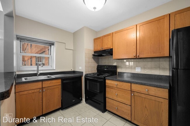 Building Photo - 1 br, 1 bath House - 4970 N Marine 630