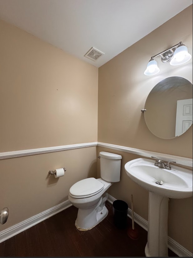 Building Photo - Spacious 3-Bedroom Condo with Modern Amenities in Prime Greenville Location