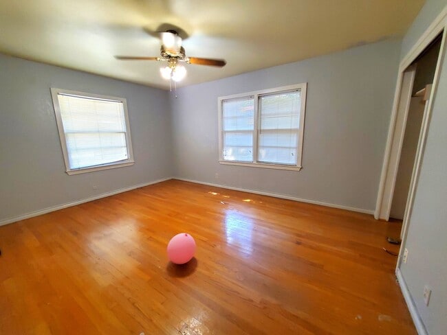 Building Photo - 2307 McKee Dr