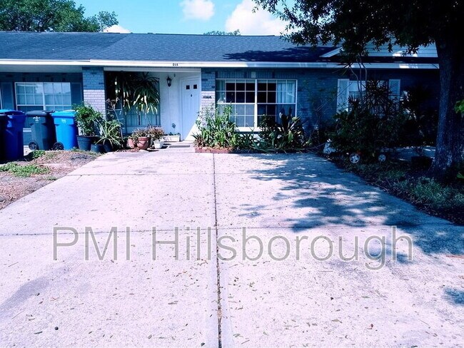 Building Photo - 914 Burlwood St