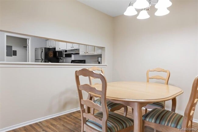 Building Photo - 2620 Greenstone Blvd