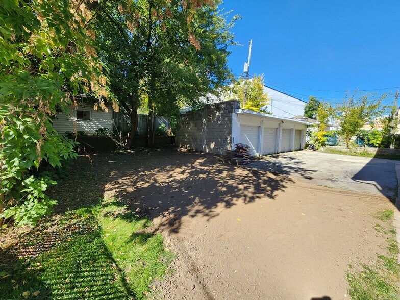Building Photo - 1513 S 63rd St