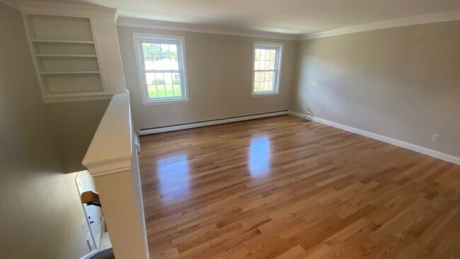 Building Photo - 312 Plaza Dr