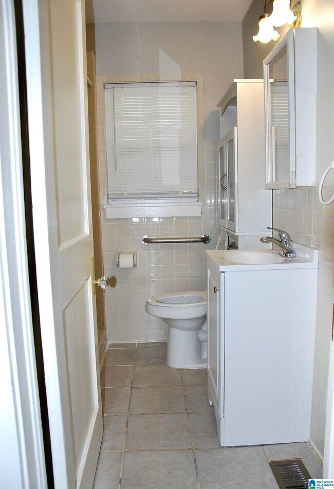 Building Photo - 3257 Allison-Bonnett Memorial Dr