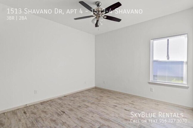 Building Photo - 1513 Shavano Dr