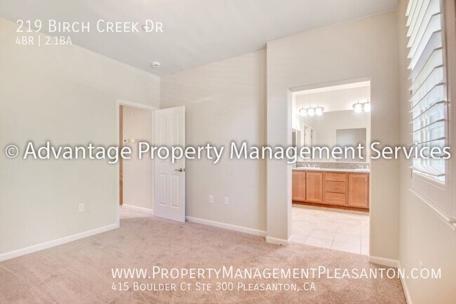 Building Photo - 219 Birch Creek Dr