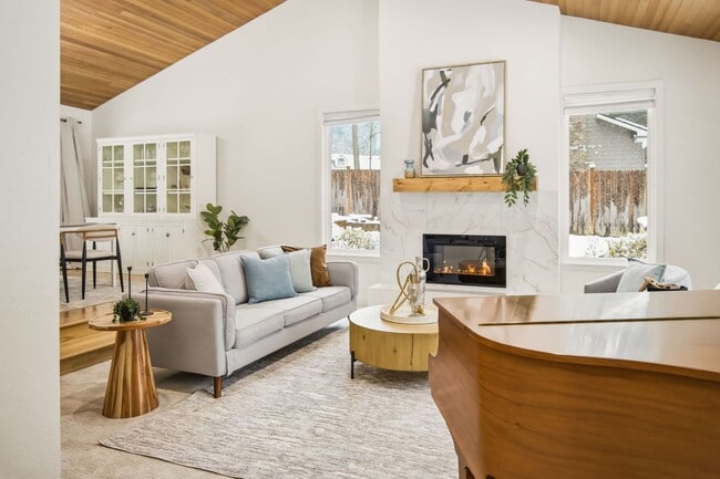 Building Photo - Luxury Acreage Estate in Hollywood Hill | Woodinville Retreat with Modern Upgrades