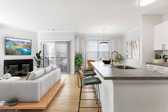 Building Photo - The Mercer at Lawrence Station