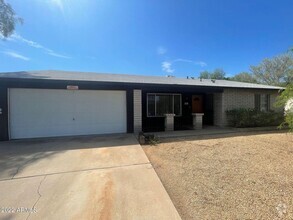 Building Photo - 3 Bed 2 Bath Phoenix Home with a Pool