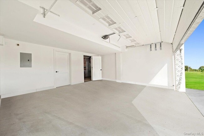 Building Photo - 395 5th Ave