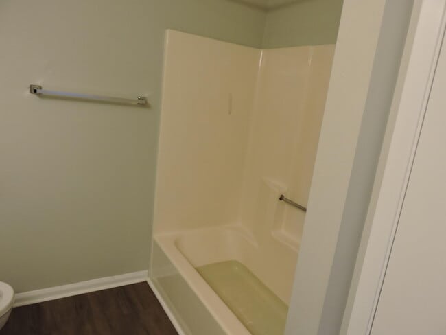 Building Photo - 103 Hampton Dr