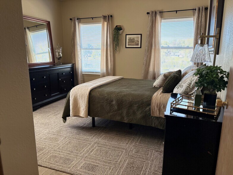 MSTR BEDROOM - 125 W Main St