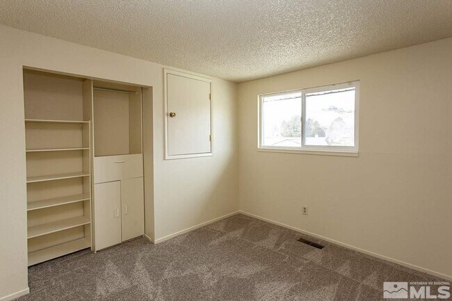 Building Photo - 3686 4th St