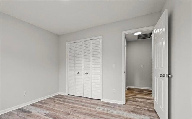 Building Photo - 3775 Wavebrook Ct