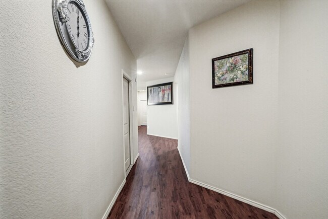 Building Photo - 1345 Lariat Rdg Trl