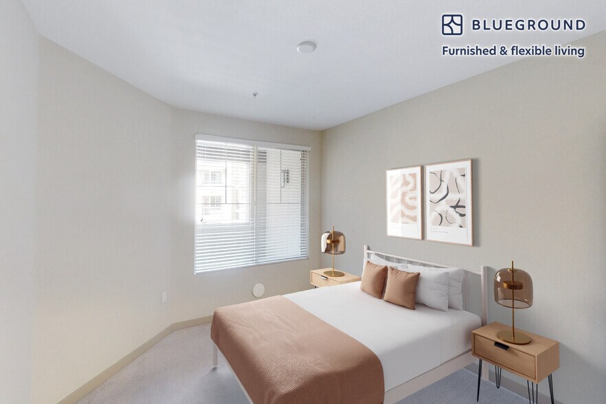 Building Photo - 121 E. Route 66-SI FL4-ID8355A