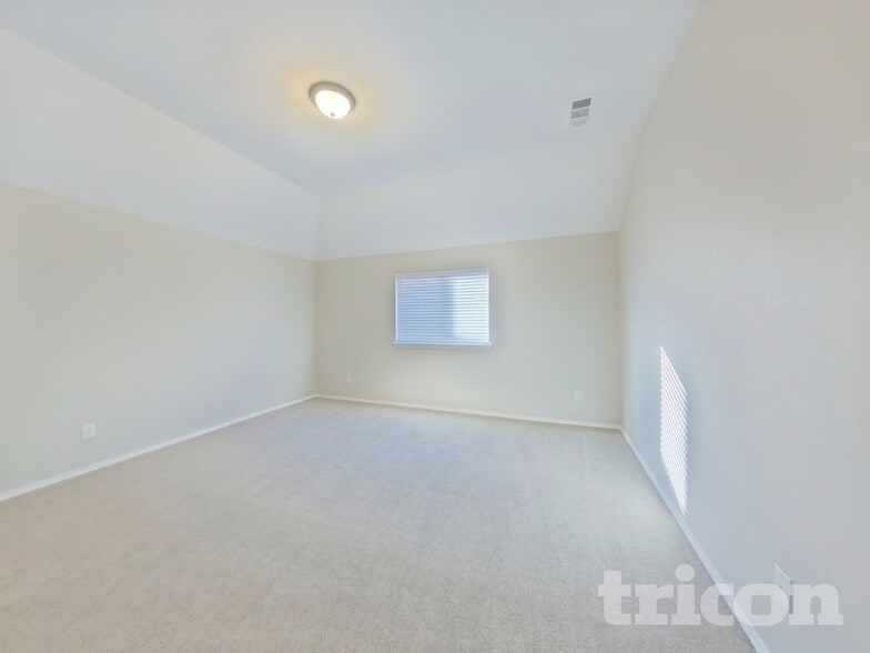 Building Photo - 10309 Bradshaw Dr