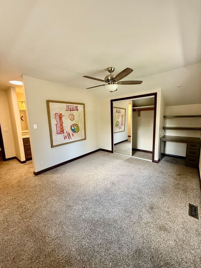 Building Photo - Sunny Slopes Mountain Retreat | Spacious 3BD Home with Large Yard
