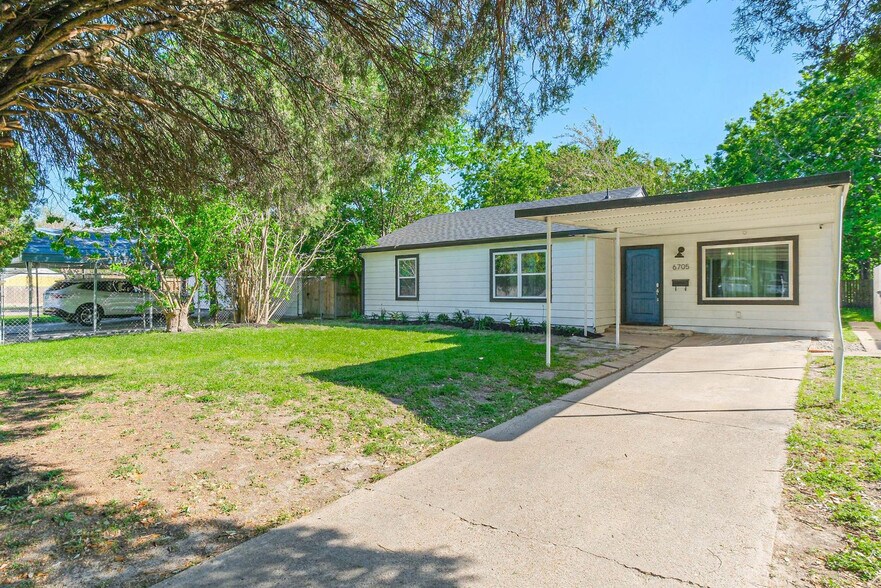 Building Photo - 6705 Lodge St