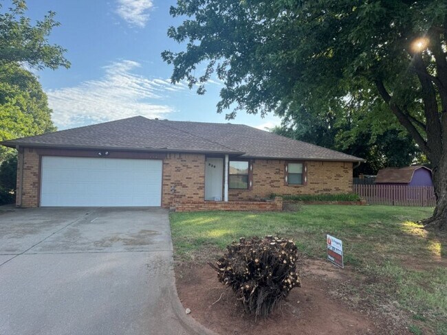 Building Photo - New paint, New flooring, New appliances in...