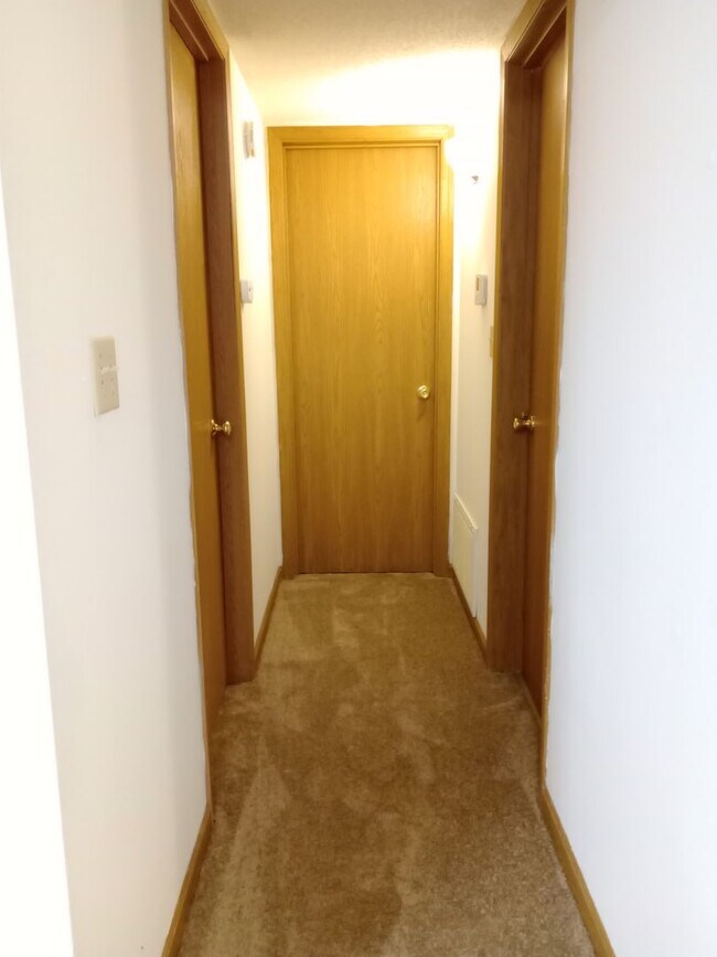 Building Photo - 3546-3548-3548 Prescott Dr