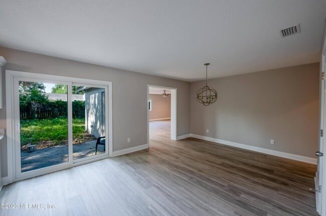 Building Photo - 6264 Diane Rd
