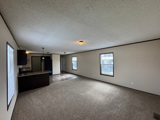 Building Photo - 32 Armstrong Ave