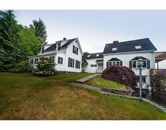 Primary Photo - 484 Lake St