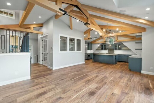 Building Photo - 3Bd/3.5Ba Kirkland Home