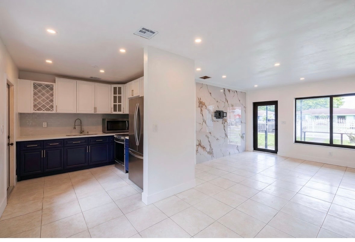 Building Photo - 2015 NW 132nd St