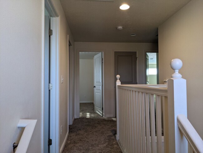 Building Photo - 62851 NE Kinley Ln