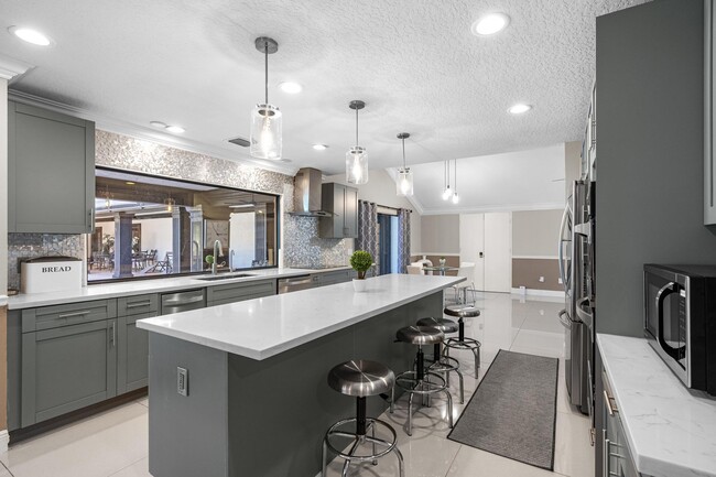 Building Photo - 6186 Duckweed Rd