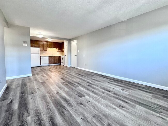 Building Photo - 2 Old Colony Ln