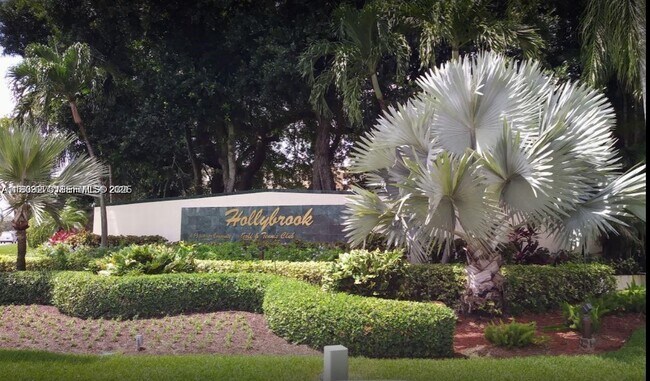 Building Photo - 671 S Hollybrook Dr